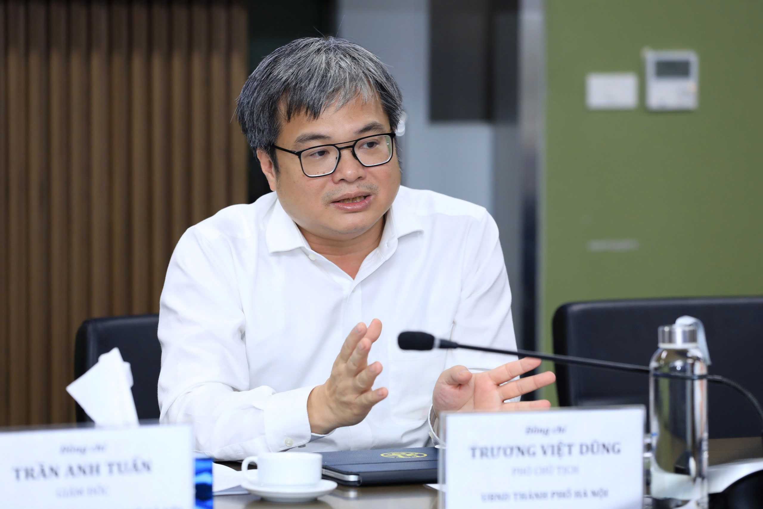 Doan cong tac cua UBND thanh pho Ha Noi do Pho Chu tich UBND Thanh pho Ha Noi Truong Viet Dung lam truong doan den tham, lam viec voi Vien Khoa hoc va Cong nghe Viet Nam - Han Quoc (VKIST). Anh: Anh Linh