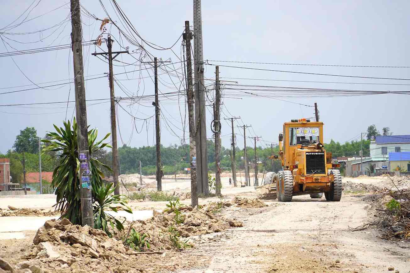 Power grid infrastructure at a traffic project in Dong Nai. Documentary photo: HAC
