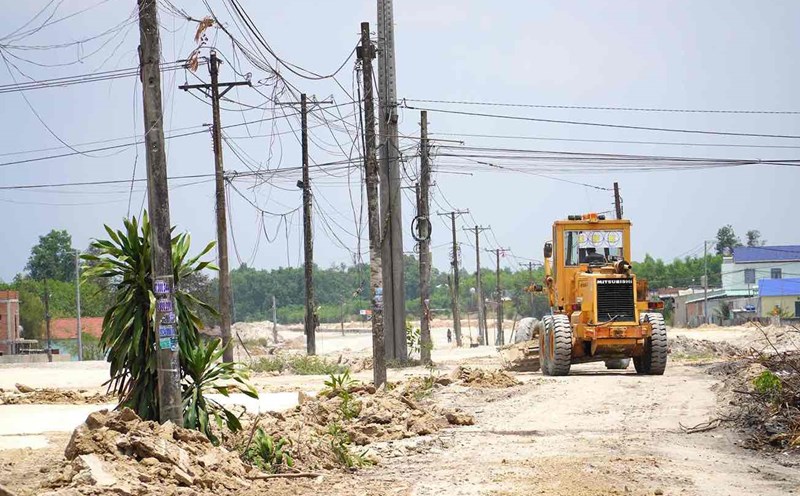 Power grid infrastructure at a traffic project in Dong Nai. Documentary photo: HAC