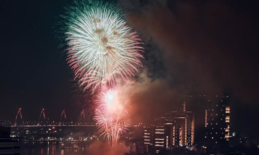 Hà Nội đề nghị dừng tổ chức bắn pháo hoa tối 4.11 tại Trung tâm Triển lãm Việt Nam. Ảnh: Hải Nguyễn