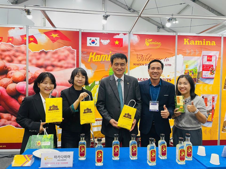 Trien lam mo ra co hoi quang ba san pham cua nong san Dak Lak. Anh: So Cong thuong