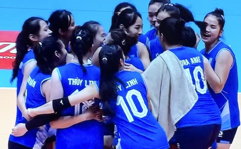 The Hanoi women's volleyball team won the semi-final in Ha Tinh. Photo: VFV