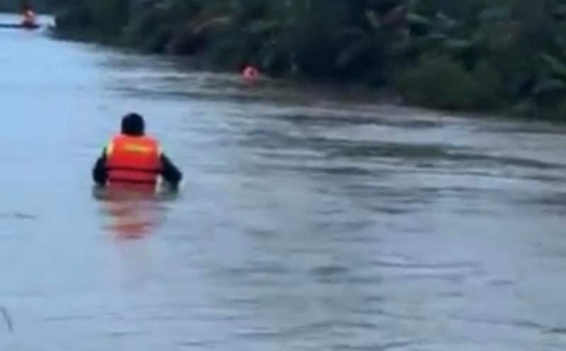 The authorities are searching for the missing boy. Photo: Van Tuan