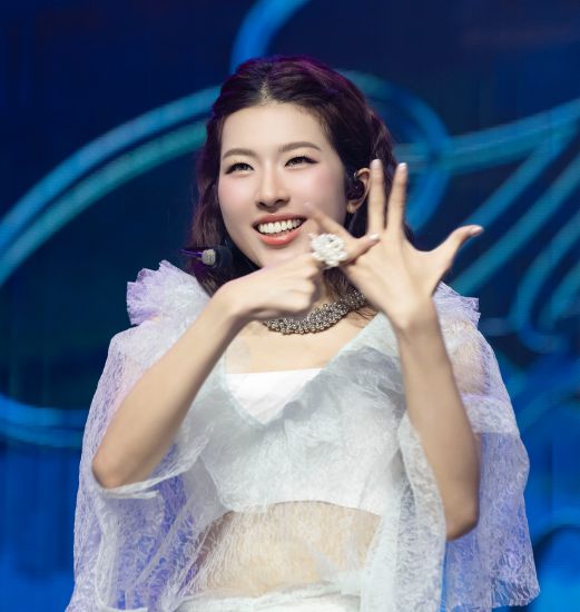 Singer Lamoon caused controversy for her uncontrolled statements on the game show. Photo: Dong Du