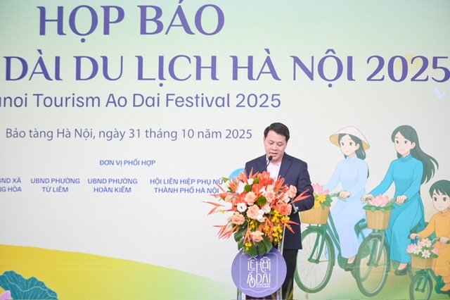 Pho Giam doc So Du lich Ha Noi - ong Nguyen Tran Quang gioi thieu ve Le hoi Ao dai Du lich Ha Noi 2025. Anh: Hai Anh