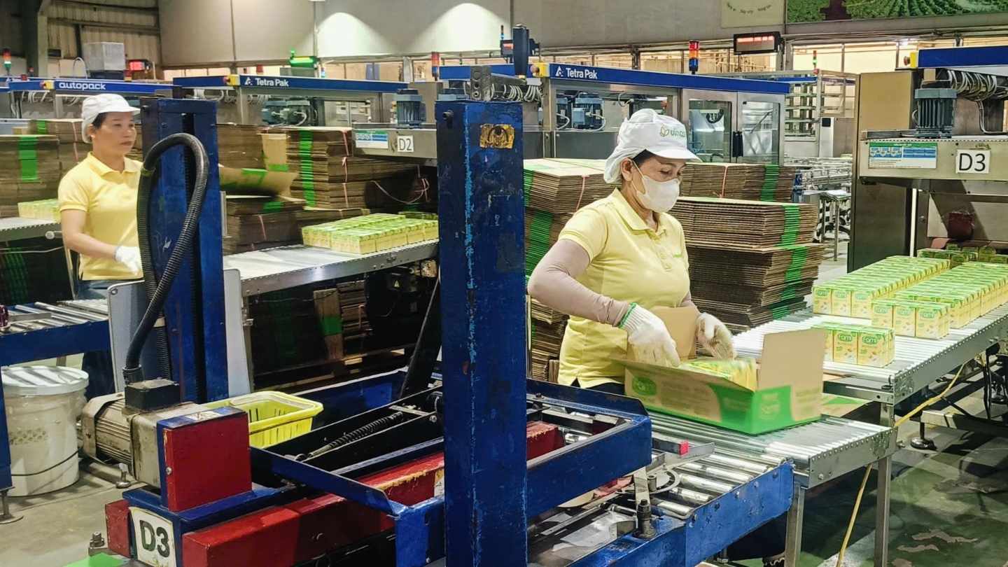 Enterprises and workers need to adapt to technology for sustainable development