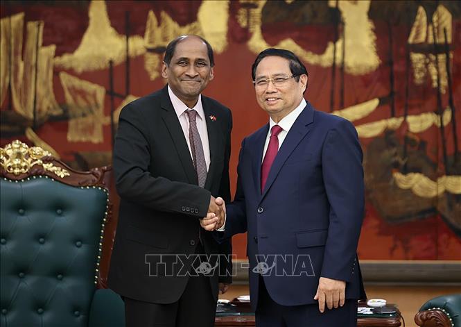 Thu tuong Chinh phu tiep Dai su Singapore Jaya Ratnam. Anh: TTXVN