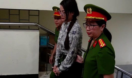 Video Công an TPHCM đọc lệnh bắt tạm giam diễn viên Trương Ngọc Ánh