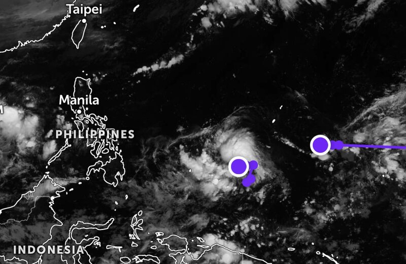 Hai vung ap thap lien tiep xuat hien gan Bien Dong. Anh: JWTC