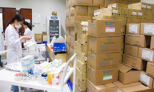 Thông tư 40 được sửa đổi nhằm tháo gỡ vướng mắc, bảo đảm đủ thuốc và ổn định giá thuốc tại cơ sở y tế công lập. Ảnh: Hải Nguyễn