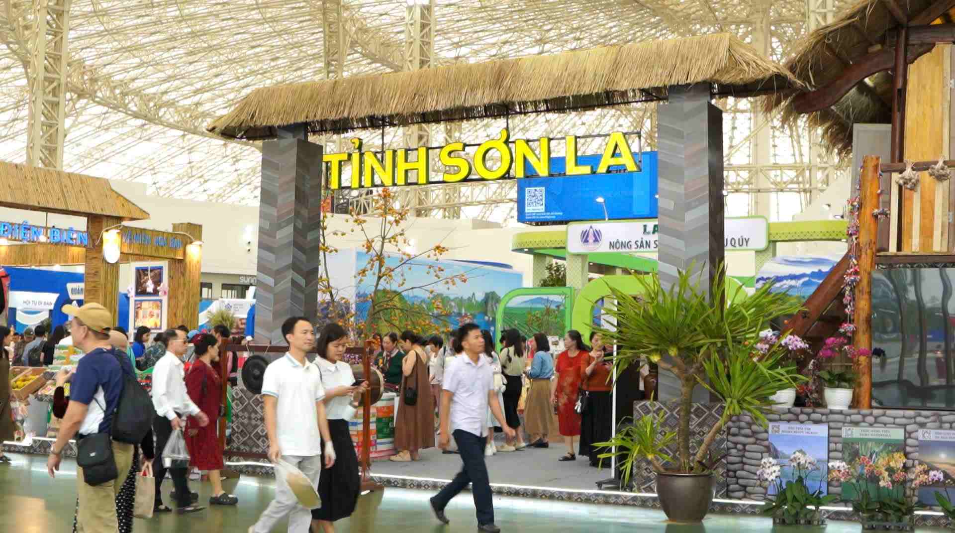 The Northwest miniatures in the heart of the Capital, a unique experience that causes a fever at the 2025 Autumn Fair.