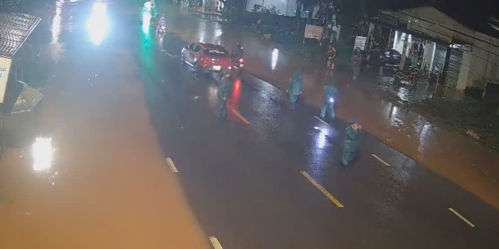 Scene de l'accident qui a cause la mort de M. Le Phuoc Toan - president du Comite populaire de la commune de Dray Bhang (province de Dak Lak). Photo : Fournie par les habitants.