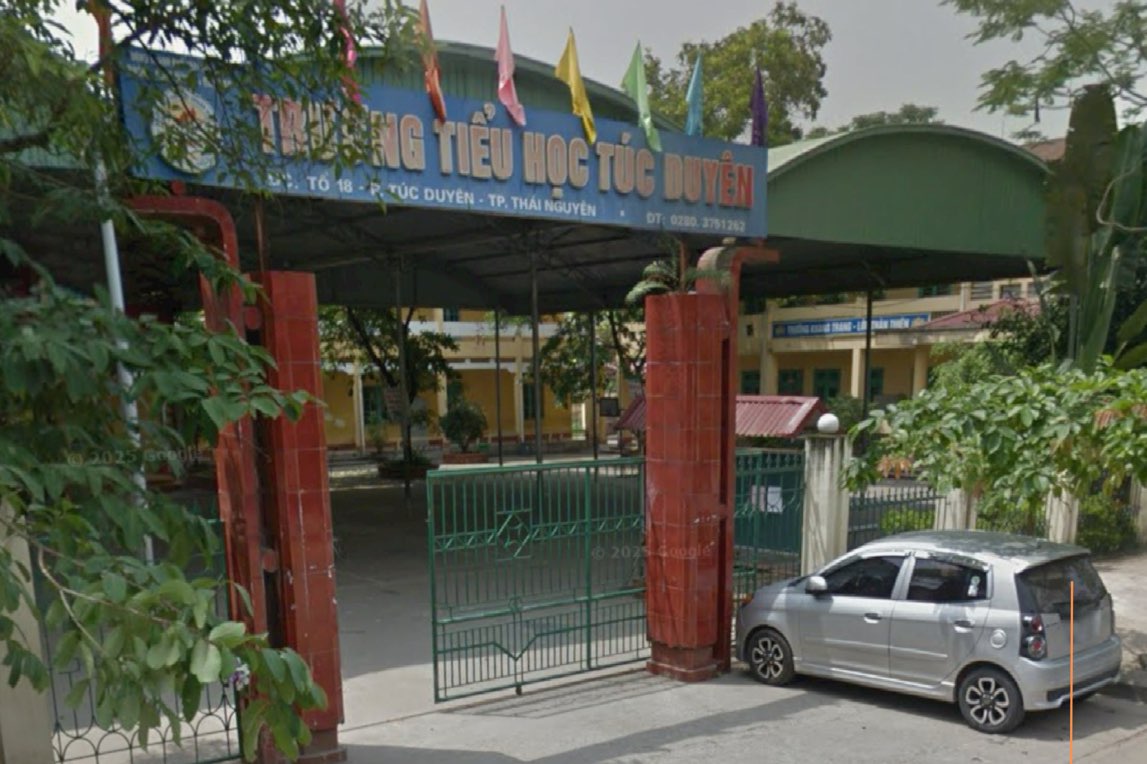 Remplacer l'enseignant principal apres avoir signale un comportement inapproprie envers les eleves. Photo : Quang Truong.