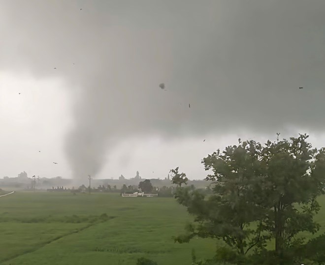 Les vannes causant des dommages a certaines localites a Hai Phong. Photo fournie par les habitants