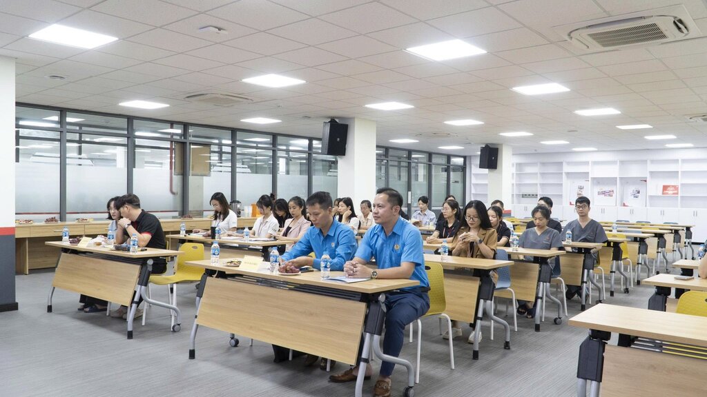 Doan vien va nguoi lao dong tham du Dai hoi. Anh: Cong doan Hung Yen