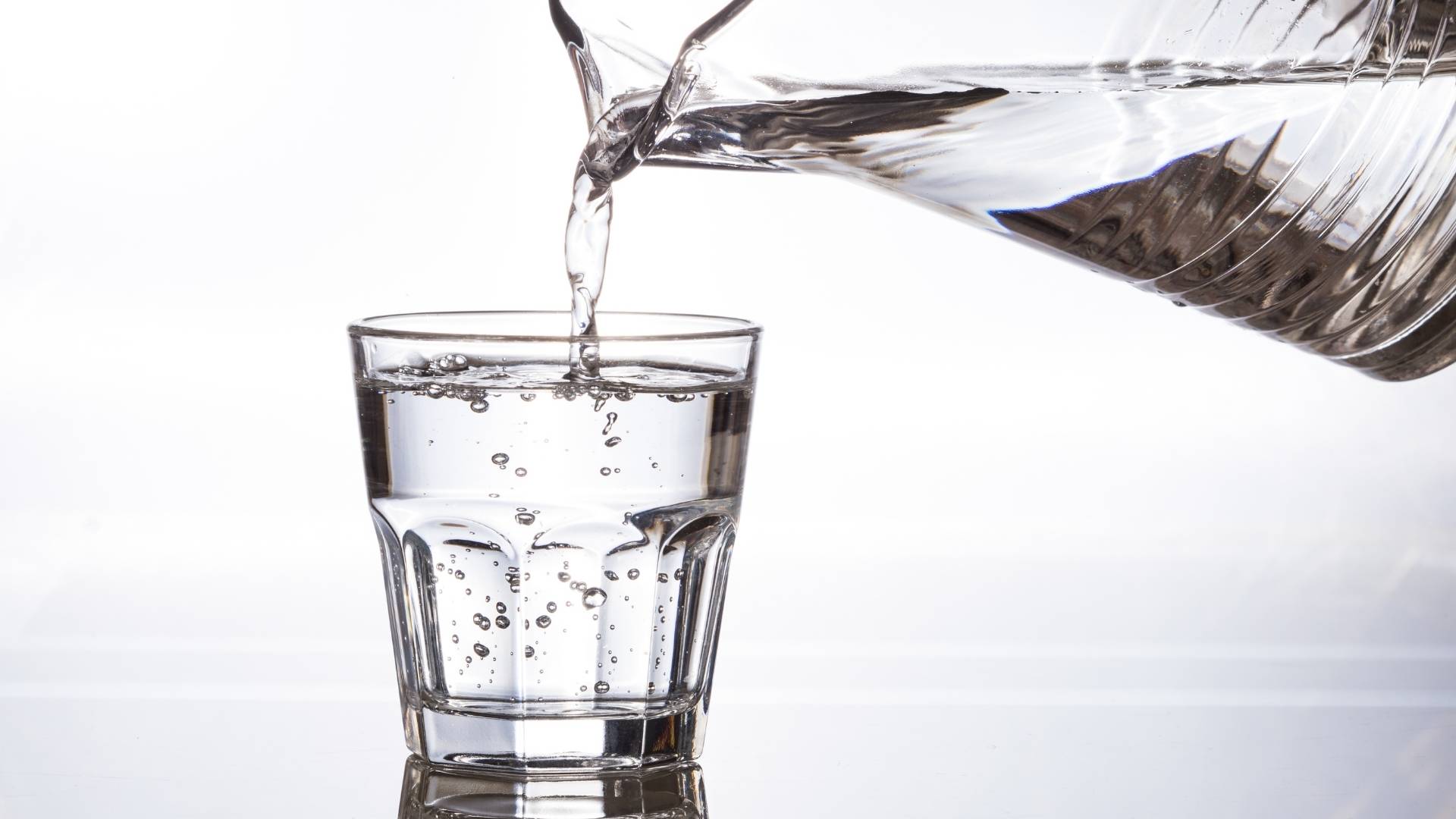 The reason why a sick of water before meals is very important for people with diabetes