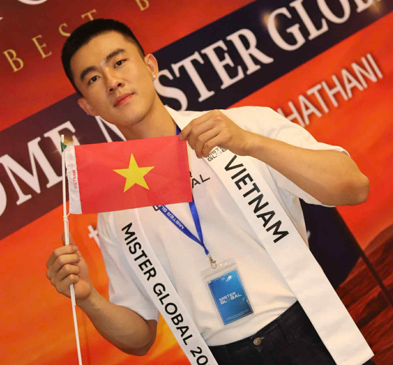 Doan Cong Vinh is ready for the semi-final night of the "Mister Global 2025" contest. Photo: Character provided