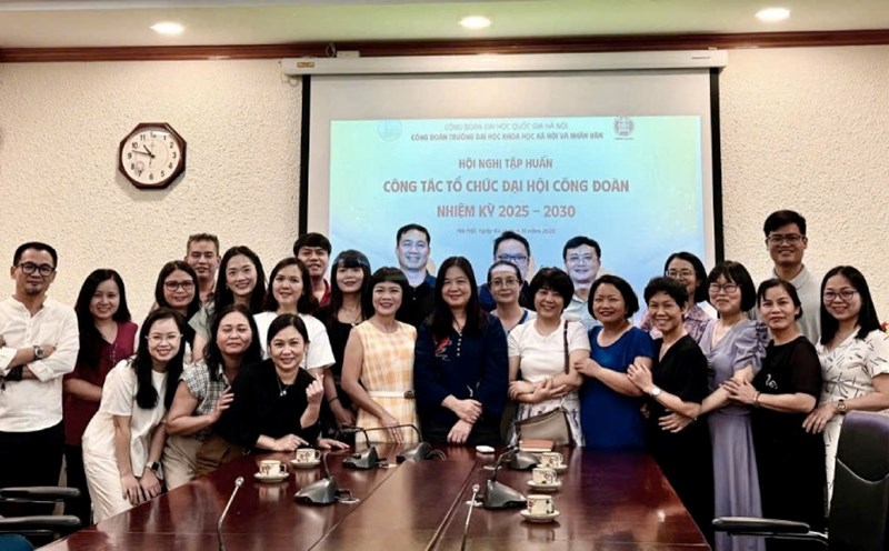 The Trade Union of the University of Social Sciences and Humanities organized a training conference on organizing trade union congresses at all levels. Photo: Thu Hang