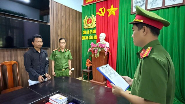 Khởi tố đối tượng giao cấu với bé gái dưới 16 tuổi ở Đắk Lắk Khởi tố đối tượng giao cấu với bé gái dưới 16 tuổi ở Đắk Lắk