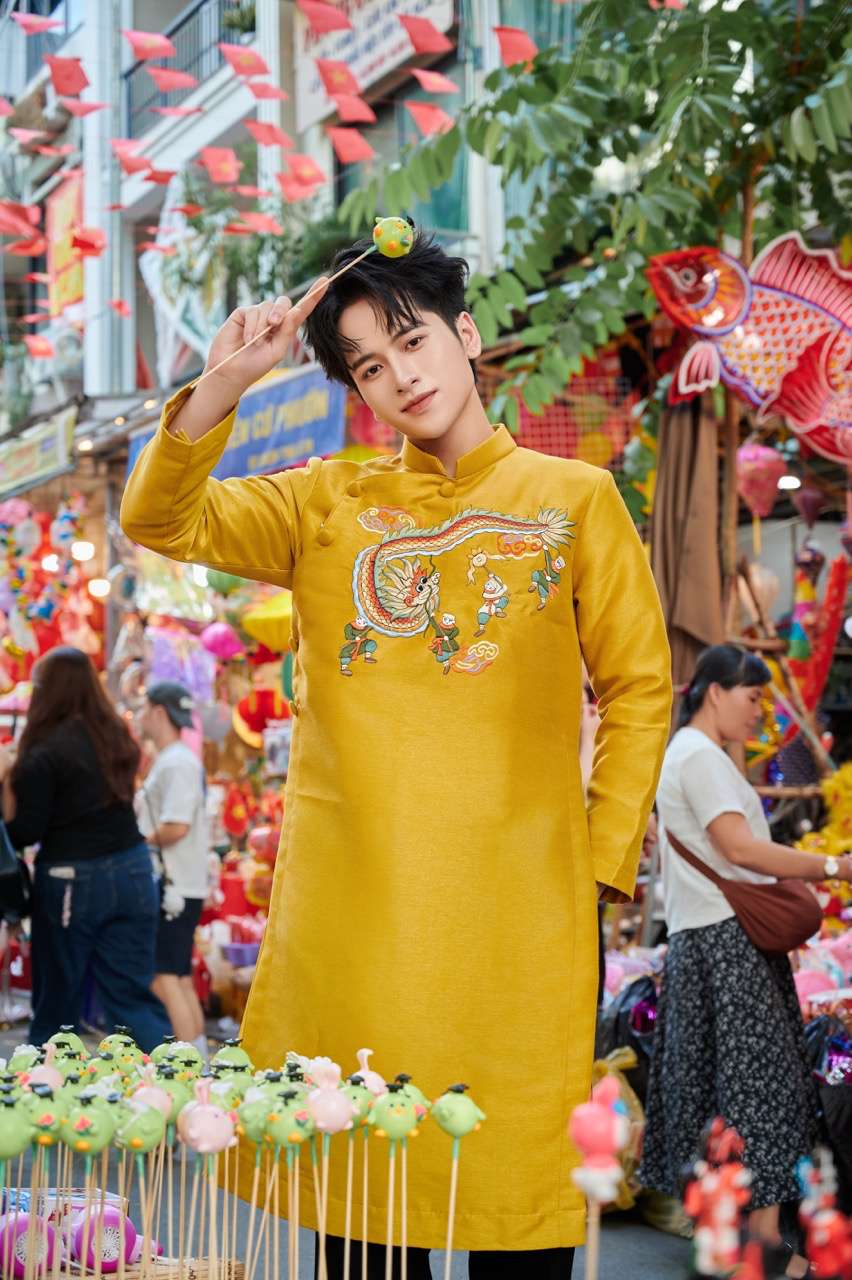 O tuoi 23, anh la Producer kiem DJ duoc biet den tai Ha Thanh. Nam 2023, anh tung hop tac cung nhom nhac quoc te 911 trong chuyen luu dien tai Ha Noi, dong thoi co co hoi choi nhac cho nhieu ca si noi tieng nhu Duc Phuc, Amee, Andree Right Hand… 