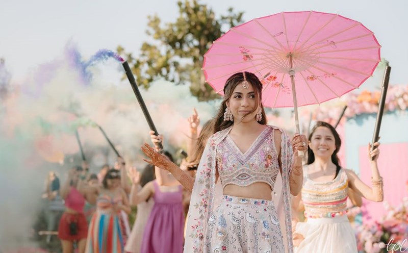 Da Nang becomes a golden destination for an Indian million-dollar wedding. Photo: danangfantasticity