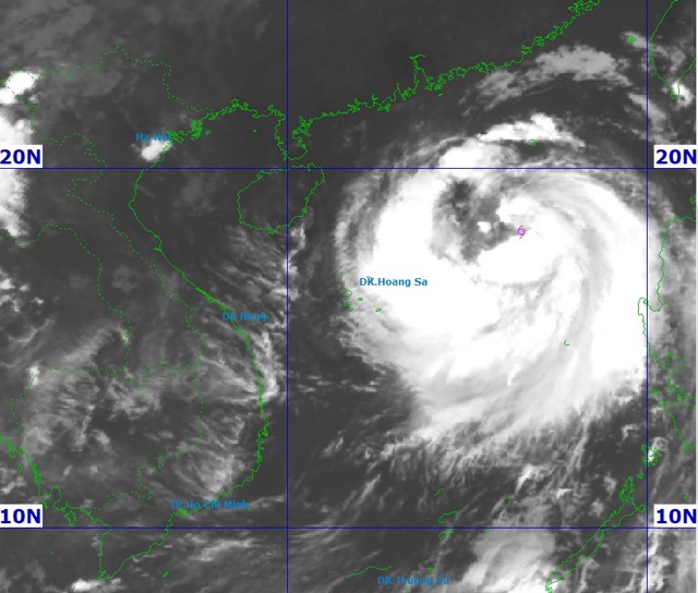 Dự báo bão số 11 Matmo chính thức đổ bộ đất liền Trung Quốc trong ngày hôm nay 5.10. Ảnh: NCHMF