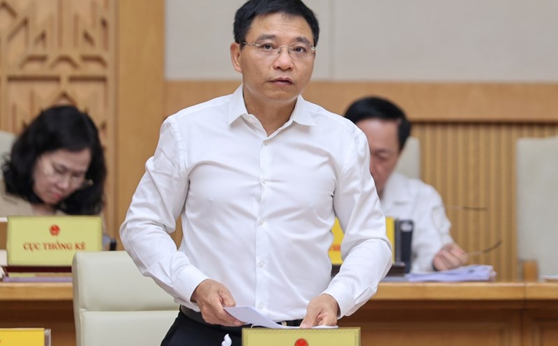 Minister of Finance Nguyen Van Thang said that GDP growth in the third quarter is estimated at 8.2% over the same period. Photo: VGP/Nhat Bac