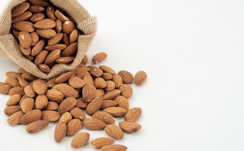 Almonds, a superfood for a healthy gut. Photo: Thuy Duong