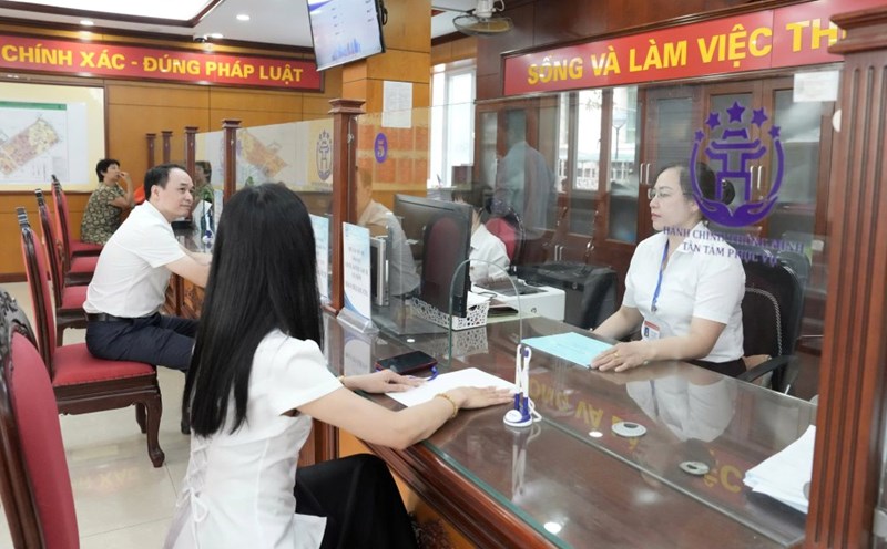 The goal in 2025 is that 100% of administrative procedures will be carried out regardless of administrative boundaries within the provincial level. Photo: Pham Dong