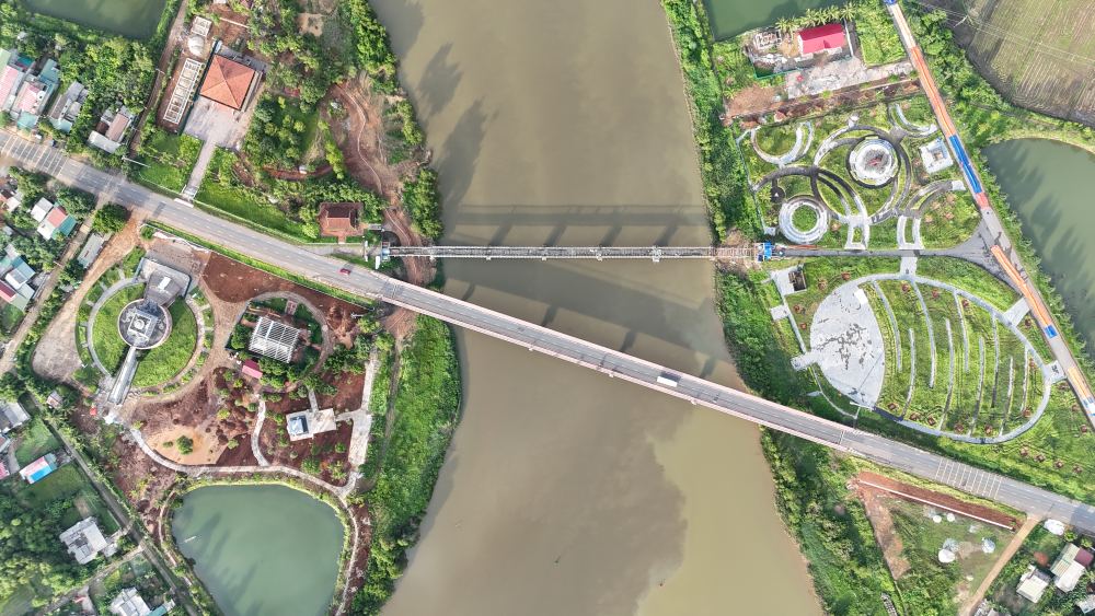 大規模な改修工事後、ヒエンルオン橋の色はどのように変わるのか?写真:Nguyen Luan