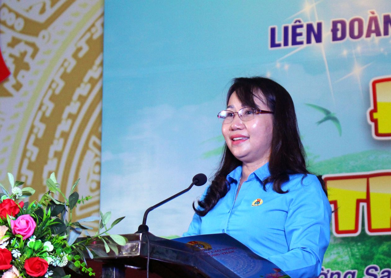 Pho Chu tich LDLD tinh Dong Thap Ngo Thi Thuy Trang doc Thu chuc Tet Trung thu cua Chu tich nuoc Luong Cuong gui cac chau thieu nien, nhi dong mua Trung thu 2025. Anh: Lam Dien