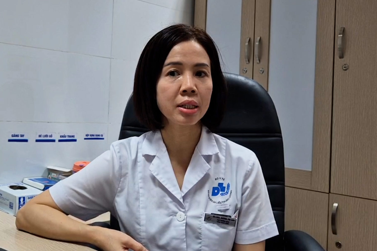 BSCKII Duong Thi Lan - Pho truong khoa Kham benh, Benh vien Da lieu Trung uong chia se ve cac benh ngoai da thuong gap sau lu.