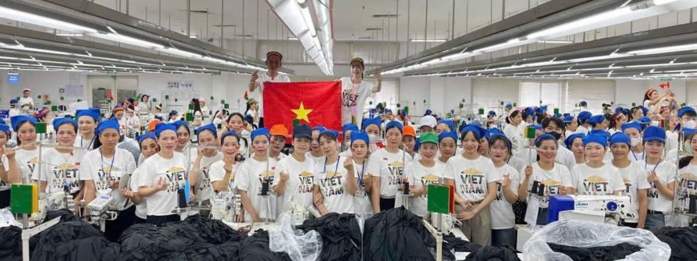 Cong nhan lao dong Thanh Hoa phan dau tung ngay vi que huong thinh vuong. Anh: Tran Lam