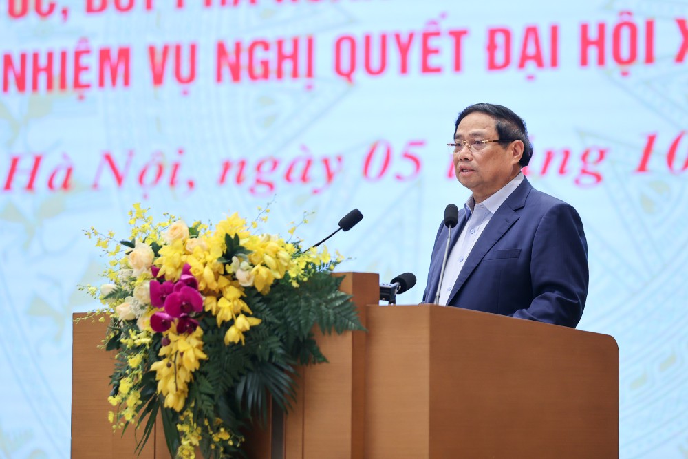 Politburo member and Prime Minister Pham Minh Chinh emphasized the strong determination to turn this emulation movement into a vibrant and widespread political activity to "all people as one" unanimously agree and successfully implement strategic goals. Photo: Nhat Bac