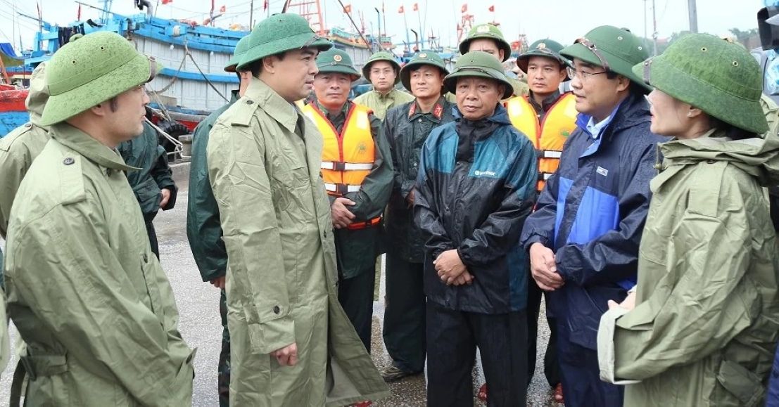 Ngay sau khi nhan nhiem vu Chu tich UBND tinh Thanh Hoa, ong Nguyen Hoai Anh da bat tay chi dao phong chong va khac phuc bao so 10. Anh: Tran Lam