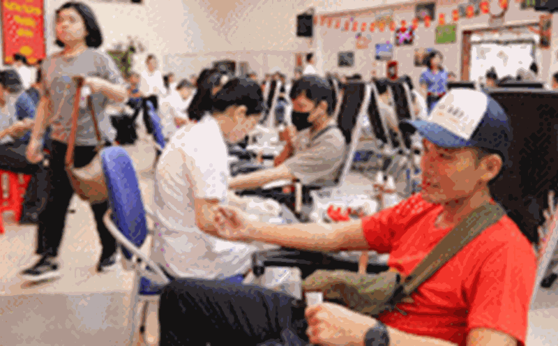 From Lam Dong to Hanoi, the young man sent a drop of blood in love during the Mid-Autumn Festival.