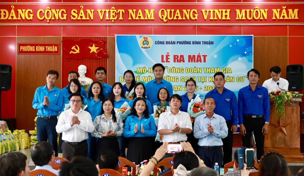 5 cong doan co so ra mat Ban dieu hanh mo hinh. Anh: Duy Tuan 