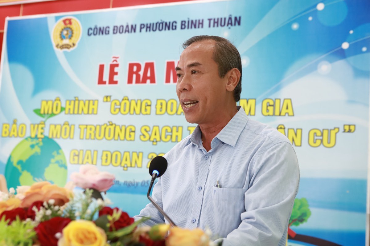 Ong Nguyen Phu Hoang - Pho Chu tich Uy ban MTTQ Viet Nam tinh, Chu tich LDLD tinh Lam Dong phat bieu tai buoi le. Anh: Duy Tuan 