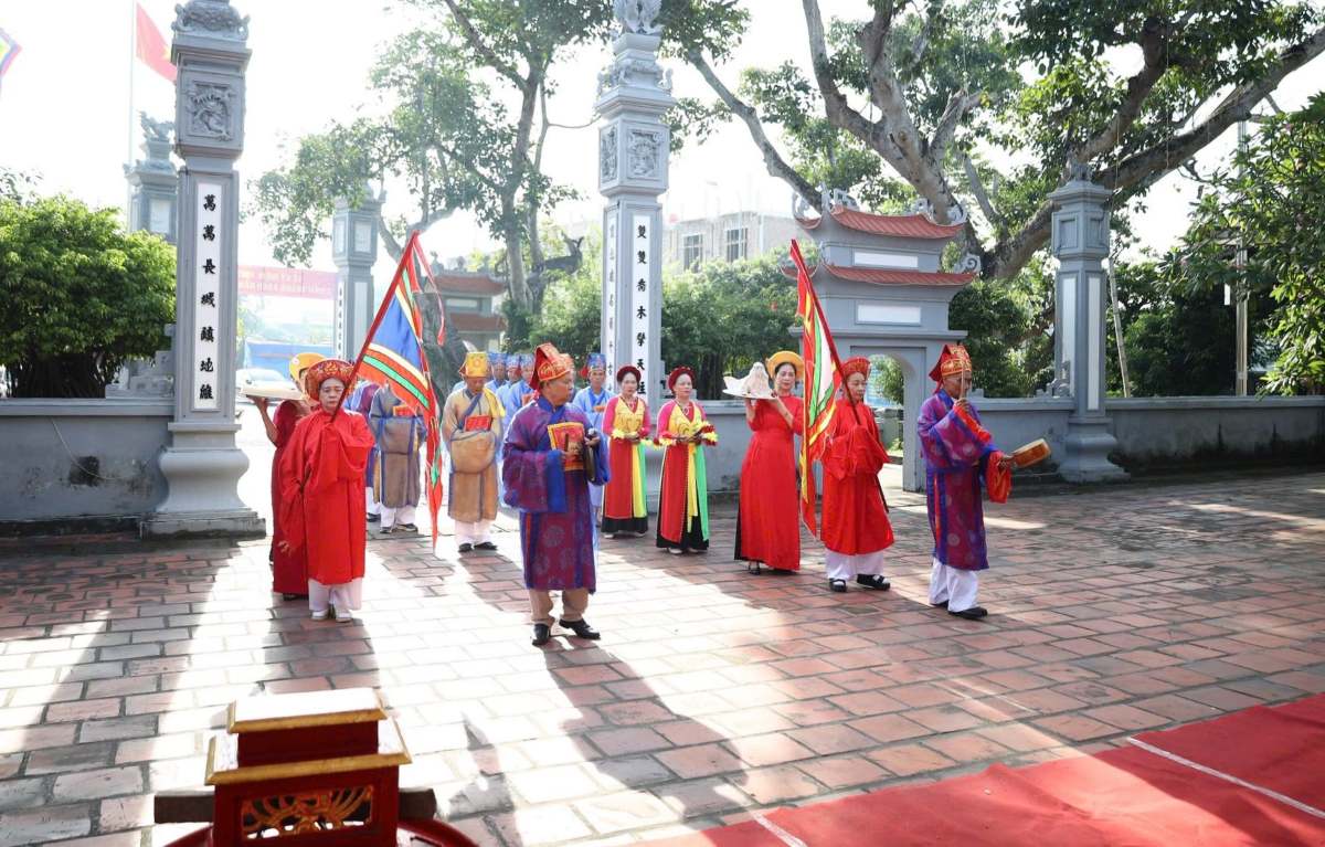 Le hop te tu linh tu tai cum di tich quoc gia dac biet Tu Luong Xam. Anh: Phuòng Dong Hai