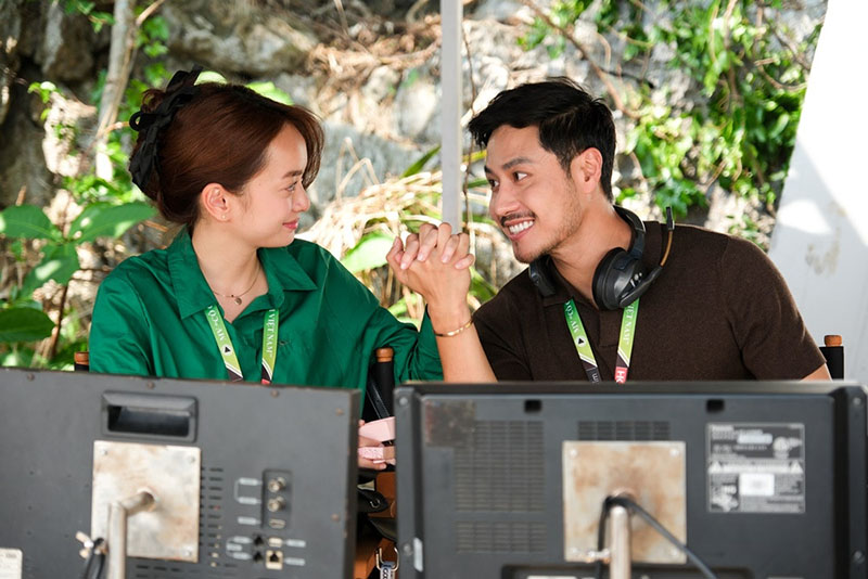 Sau man thua voi “Yeu nham ban than” o phong ve, dan dien vien Thanh Son, Kaity Nguyen, Tran Ngoc Vang da co man phuc thu voi “Tu chien tren khong“. Anh: Nha san xuat Yeu nham ban than 
