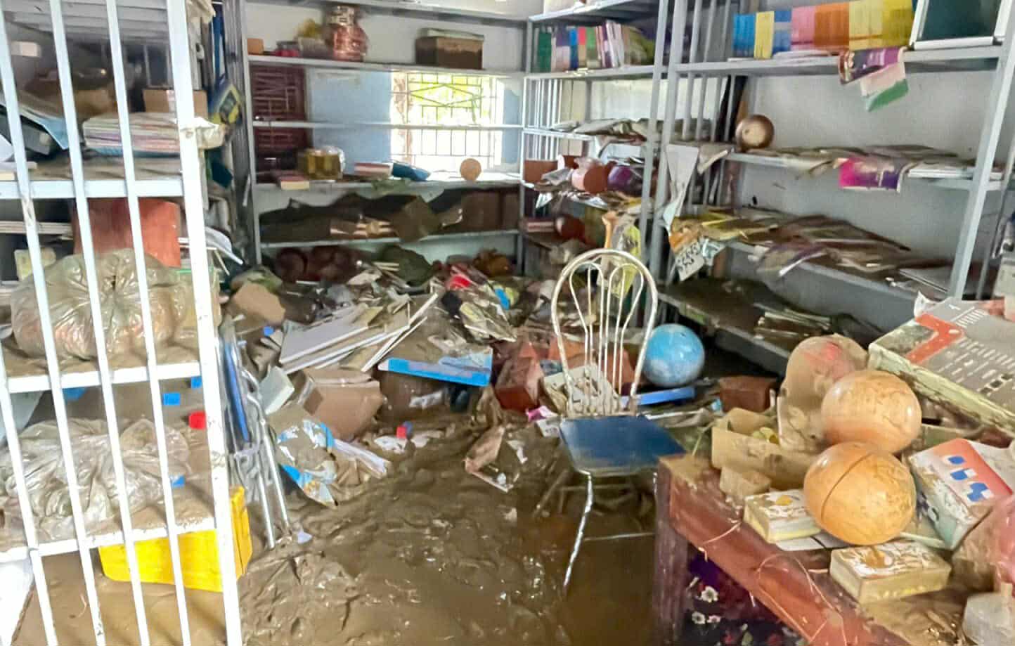 Nhieu trang thiet bi, co so vat chat cua Truong PTDTBT Tieu hoc Thuan Hoa B bi thiet hai. Anh: Viet Bac