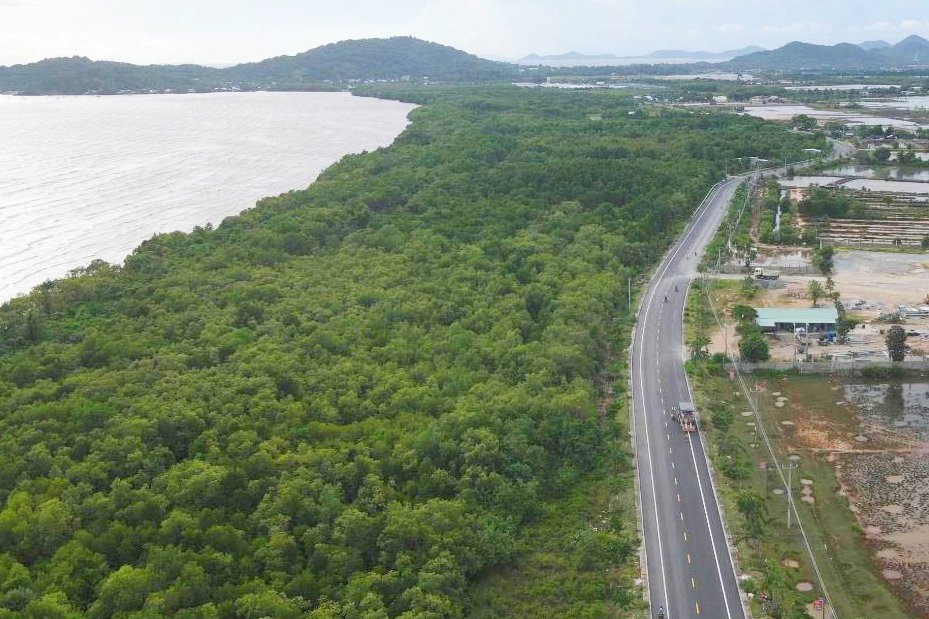 Ha tang giao thong dan hoan thien. Anh: Nguyen Anh