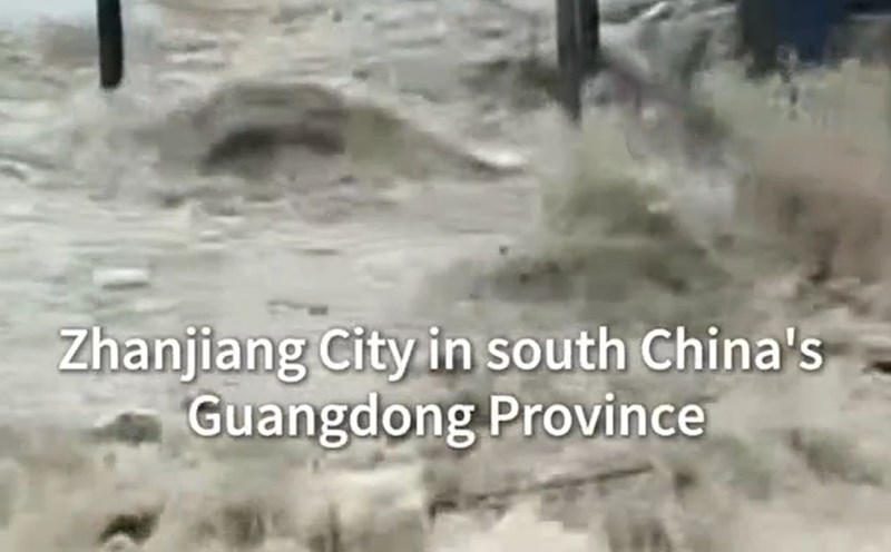 Typhoon No. 11 Matmo made landfall in Zhejiang, Guangdong, China on the afternoon of October 5. Photo cut from Xinhua video