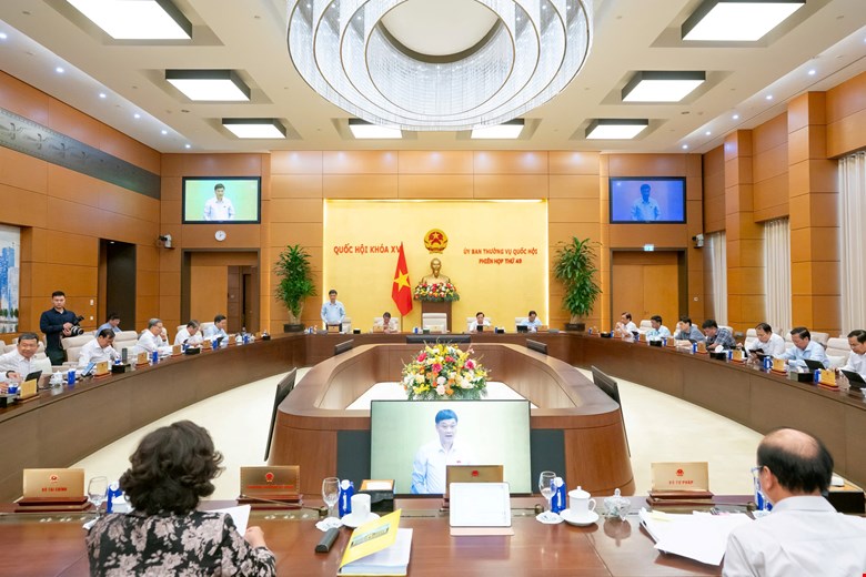 Quy định số 365-QĐ/TW nêu các tiêu chuẩn chức danh đối với cán bộ đảm nhiệm vị trí Ủy viên Ủy ban Thường vụ Quốc hội, Chủ nhiệm các ủy ban của Quốc hội. Trong ảnh: Phiên họp thứ 49 của Ủy ban Thường vụ Quốc hội. Ảnh: Quochoi.vn