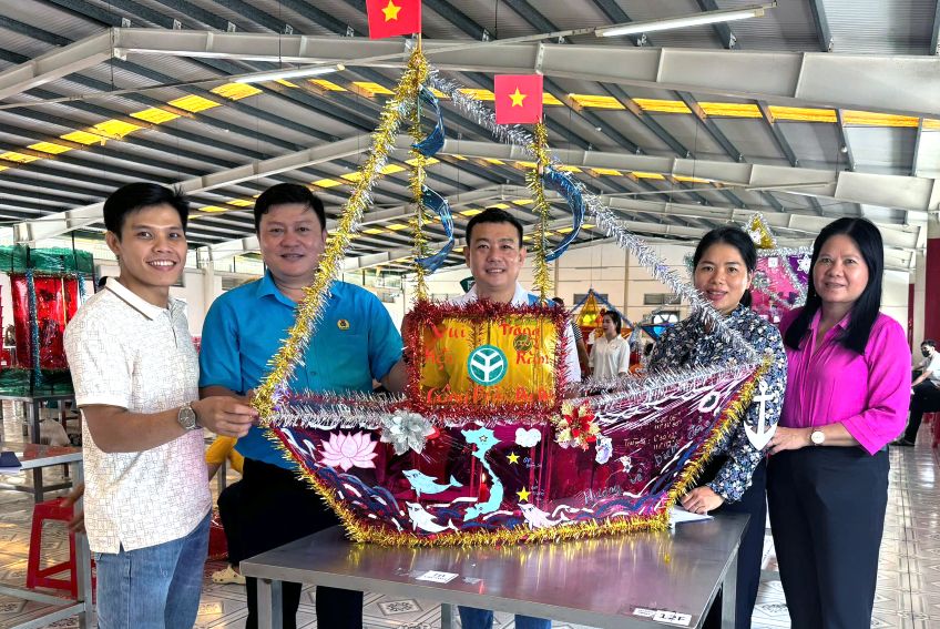 Nhung net chung la van tran ngap tinh than co truyen va long yeu que huong, dat nuoc, long tu hao dan toc. Anh: Thanh Mai