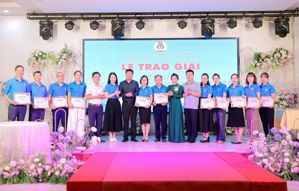 노동 생산에서 노동자의 아름다움' 사진 공모전 시상식 사진: 응에안 노동조합