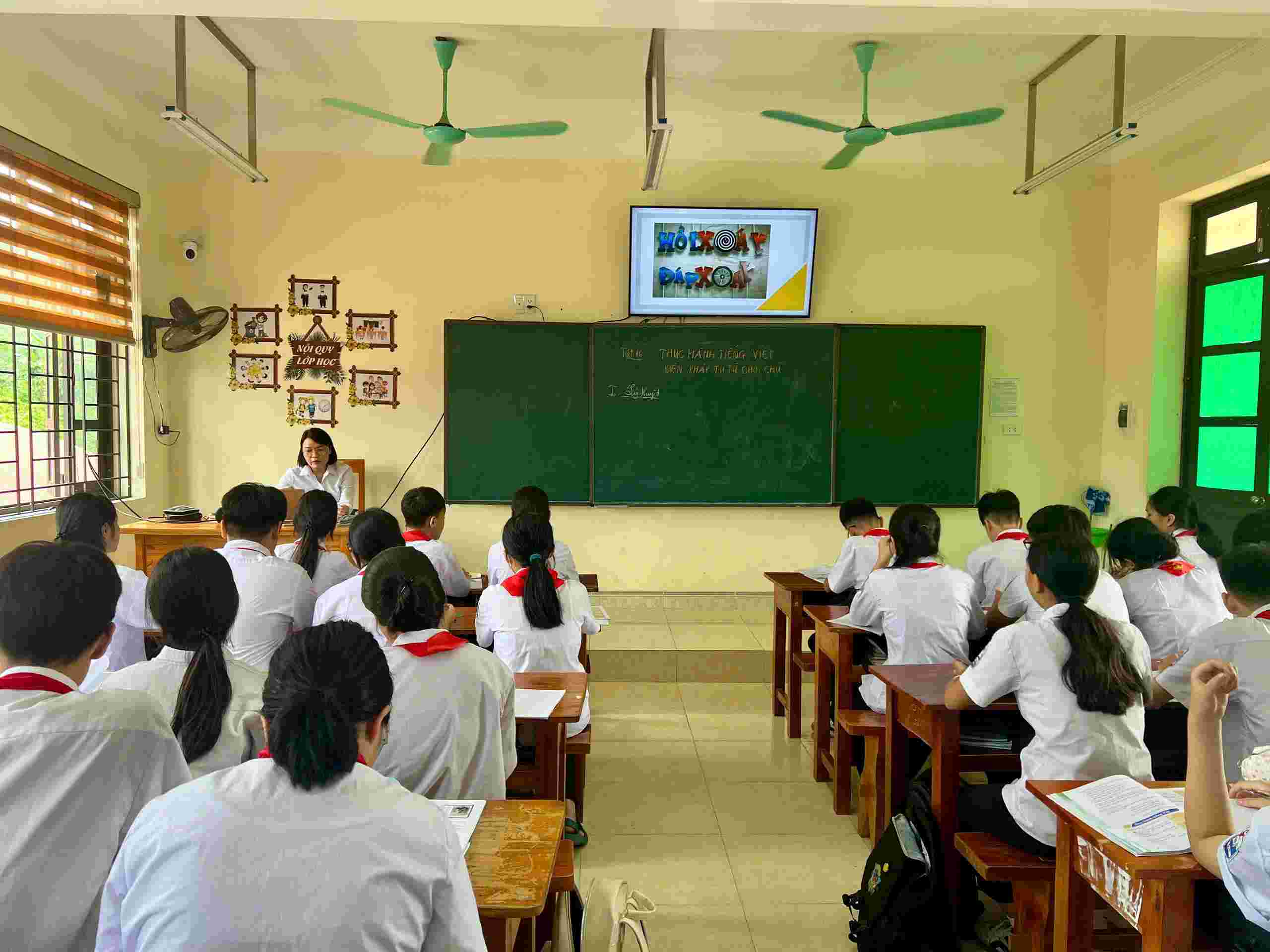 Schools strive to effectively implement 2 teaching sessions/day. Photo: Thanh Hang