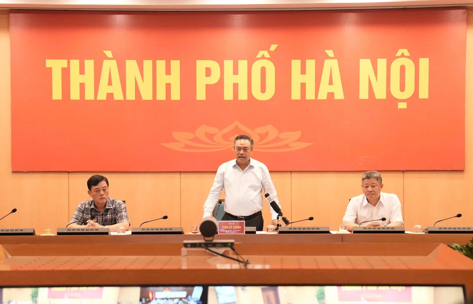Chu tich UBND thanh pho  Ha Noi Tran Sy Thanh phat bieu ket luan cuoc hop. Anh: Hong Thai