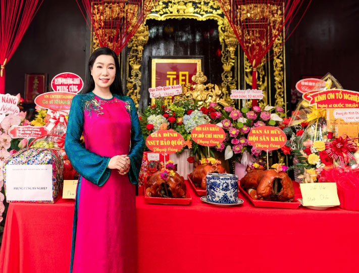 NSND Trinh Kim Chi trong ngay gio To nghe san khau. Anh: Nghe si cung cap