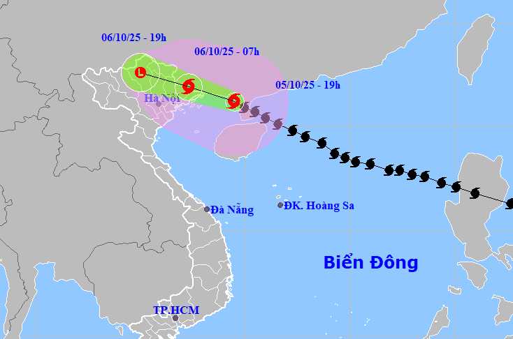 Du bao thoi tiet hom nay 6.10, bao so 11 Matmo chinh thuc do bo dat lien Viet Nam. Anh: NCHMF